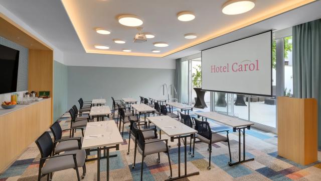 Hotel Carol