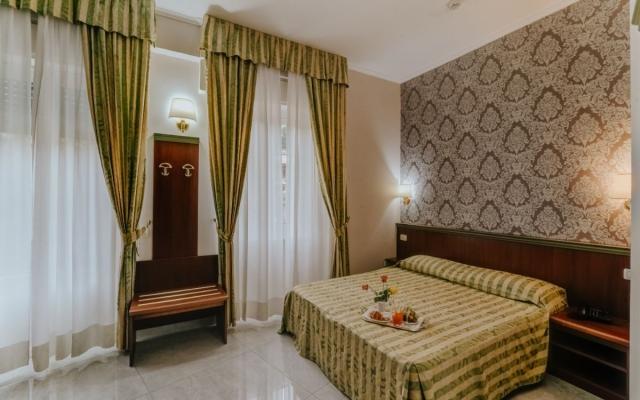 Hotel Flora