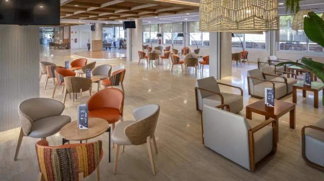 Hotel GHT Oasis Tossa