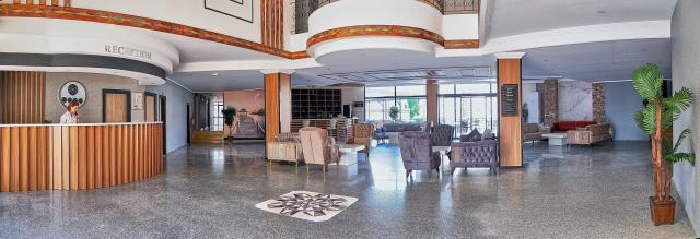 Hotel Clover Magic Park