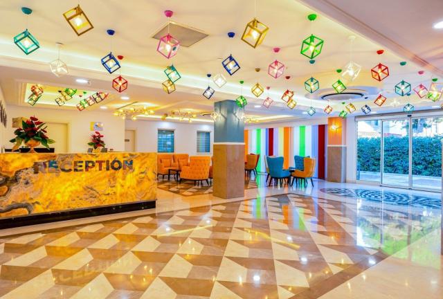 Hotel Crystal Club World Of Colors