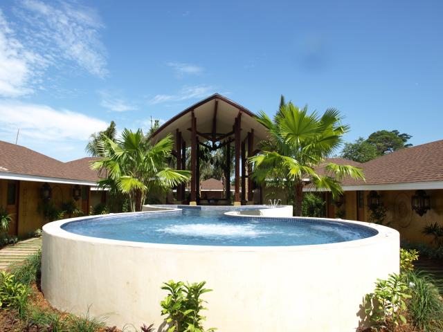 Hotel Barcelo Coconut Island