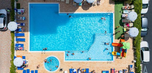Color Palace Lido Hotel - Family Village
