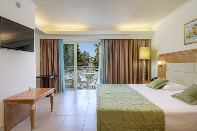 Hotel Natura Park Village