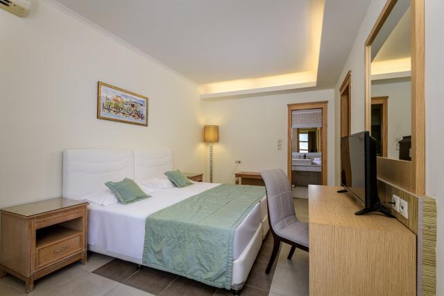 Hotel Natura Park Village
