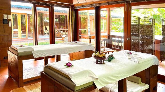 Hotel Mom Tri's Villa Royale