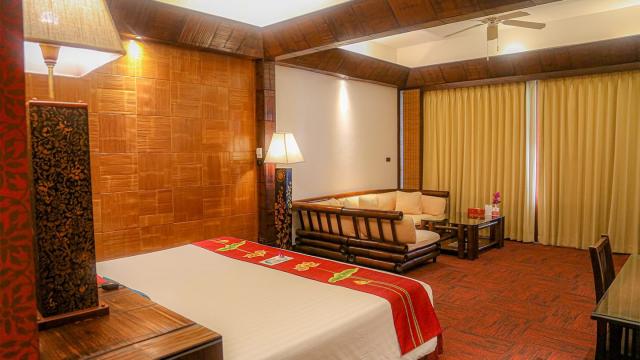 Hotel Mom Tri's Villa Royale
