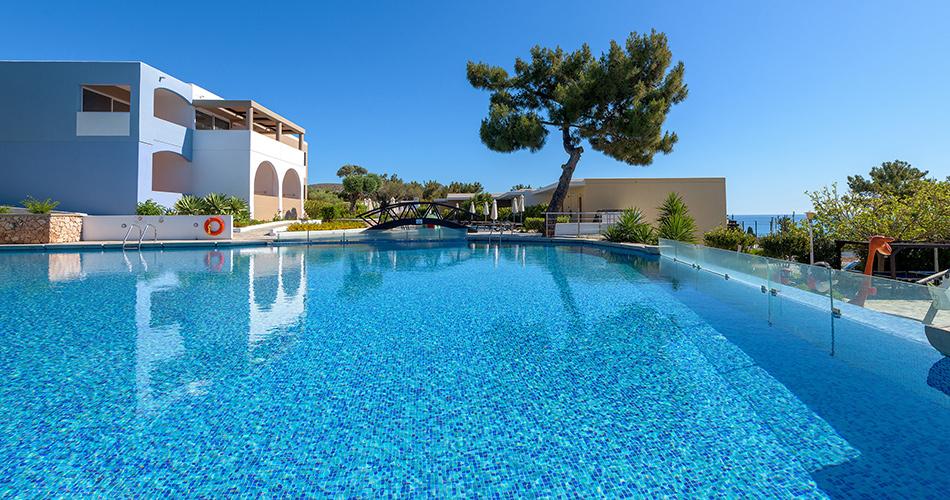 Porto-Angeli-MAIN-POOL-2021-03