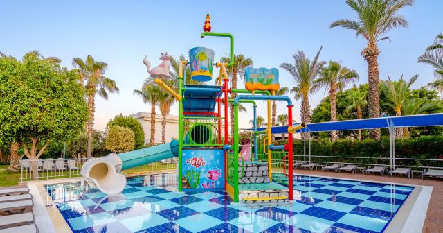 Caretta-Beach-NEW-2024-SLIDES-CHILDREN-POOL-02
