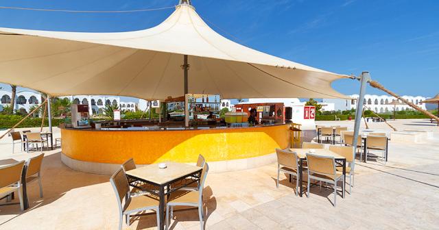 Gorgonia-Beach-Resort-POOL-BAR