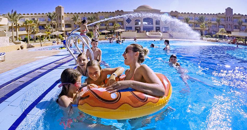 UTOPIA-BEACH-CLUB-Pool-2024-01