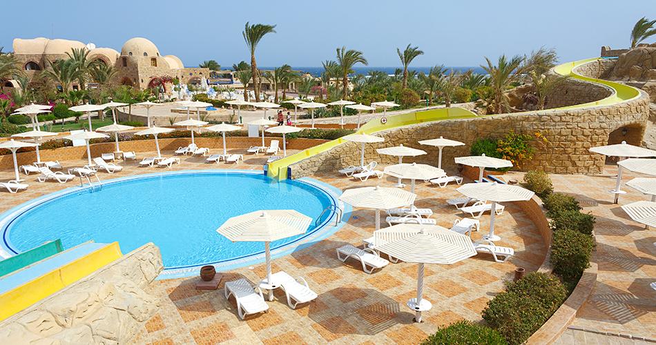 Utopia-Beach-Club-WATERSLIDES