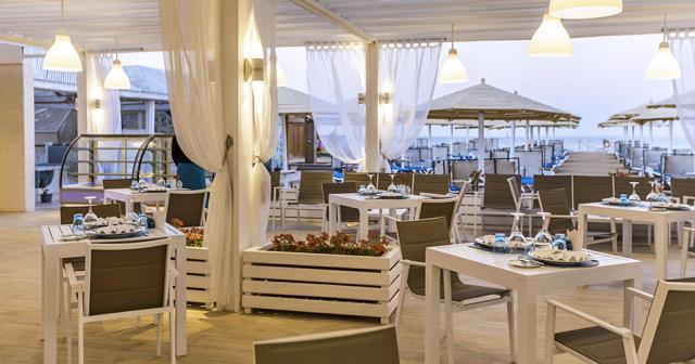Sunrise-Holidays-Resort-RESTAURANT-5