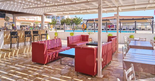 Sacallis-Inn-POOL-BAR-2024
