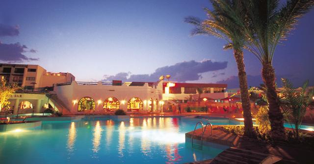 Shams-Safaga-POOL-NIGHT