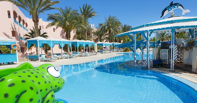 Le-Pacha-Resort-POOL-BAR