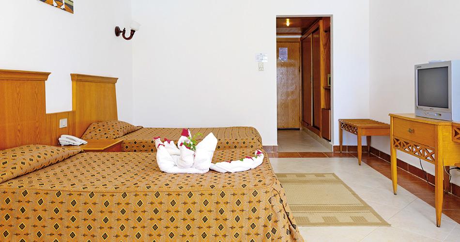 Blue-Reef-Resort-STANDARD-ROOM