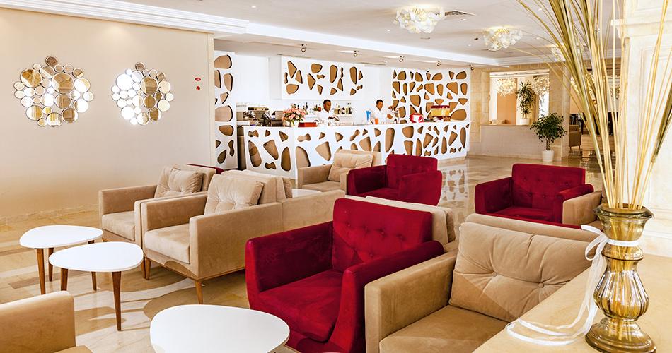 Magic-Hotel-Palm-Beach-Palace-BAR