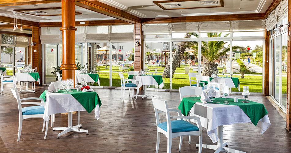 Magic-Hotel-Palm-Beach-Palace-RESTAURANT-2