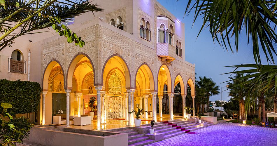 Magic-Hotel-Palm-Beach-Palace-ENTRANCE