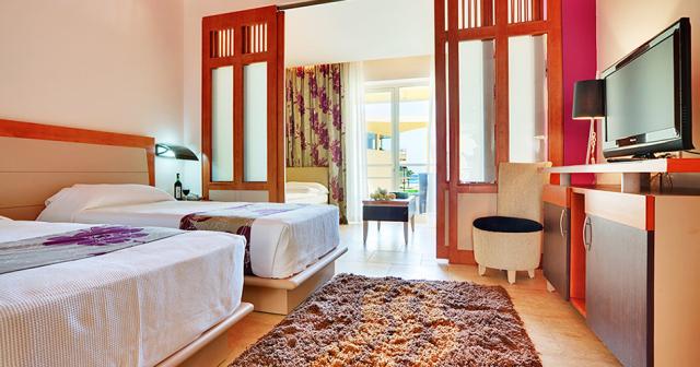 Barcelo-Tiran-Sharm-Resort-FAMILY-ROOM-02