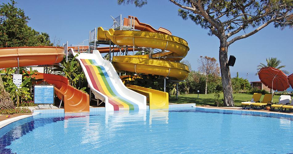 Club-Boran-Mare-Beach-WATERSLIDES