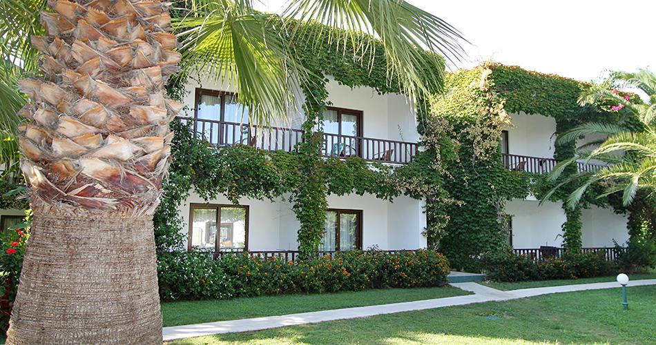 Club-Boran-Mare-Beach-BUILDING