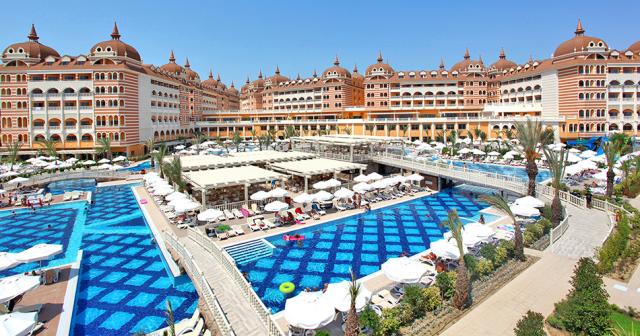 Royal-Alhambra-Palace-POOL-VIEW
