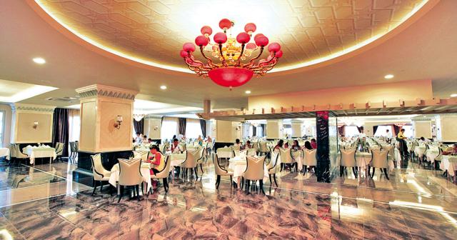 Royal-Alhambra-Palace-RESTAURANT-2