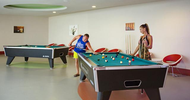 Royal-Alhambra-Palace-BILLIARD