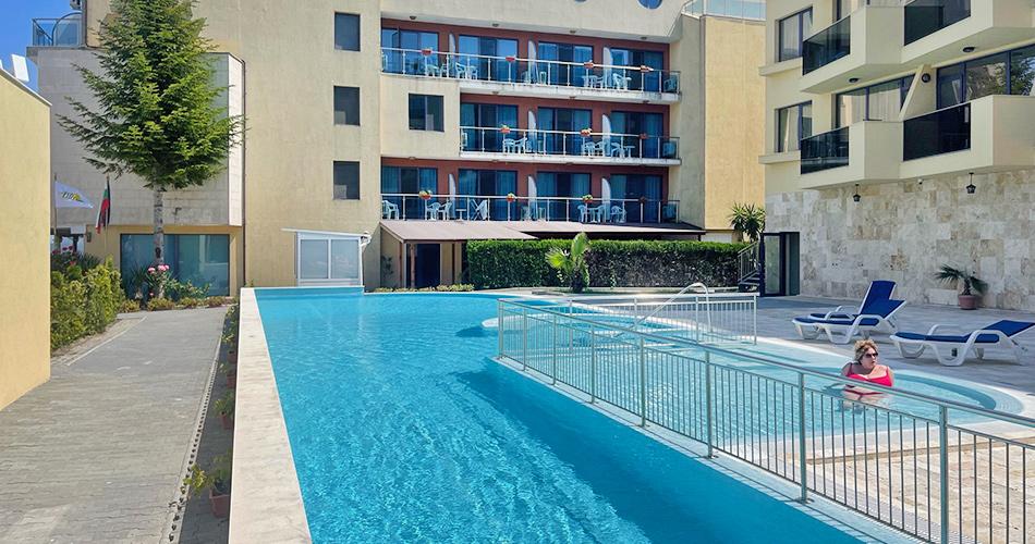 Bijou-POOL-2024