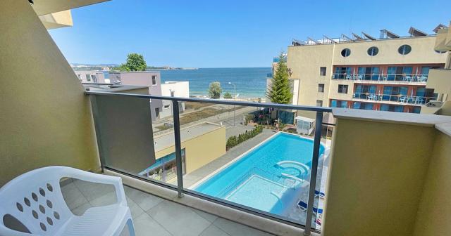 Bijou-SEAVIEW-ROOM-2024-04