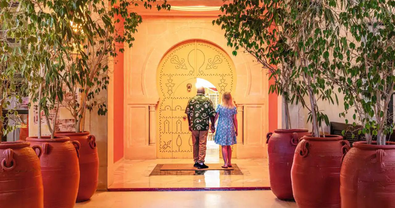 Royal-Kenz-2025-LOBBY-01