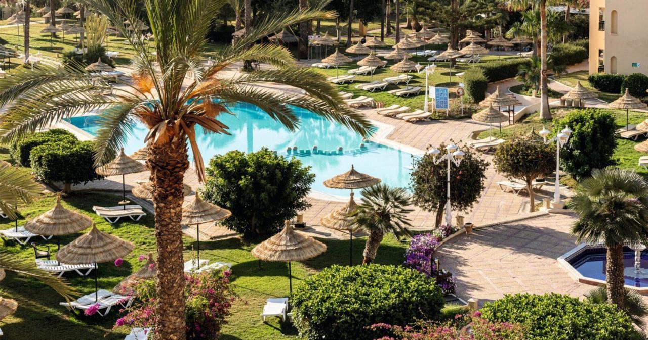 Royal-Kenz-2025-POOL-OVERVIEW-01