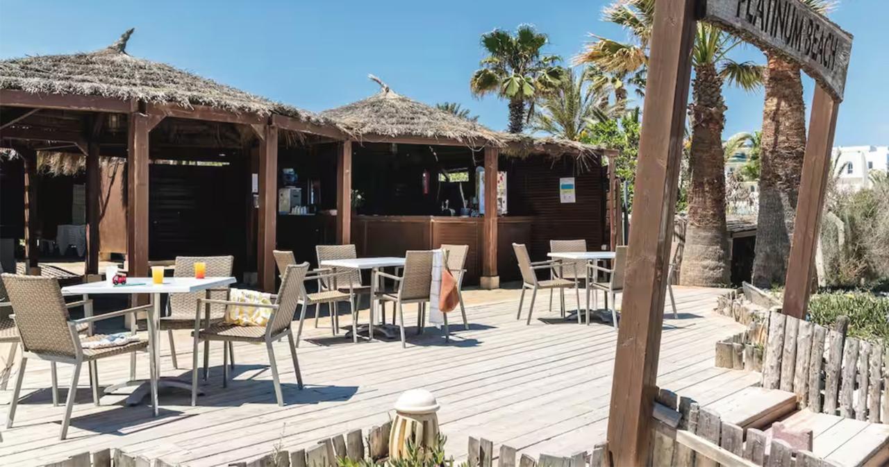Royal-Kenz-2025-BEACH-BAR-02
