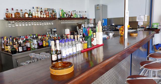 Arion-POOL-BAR
