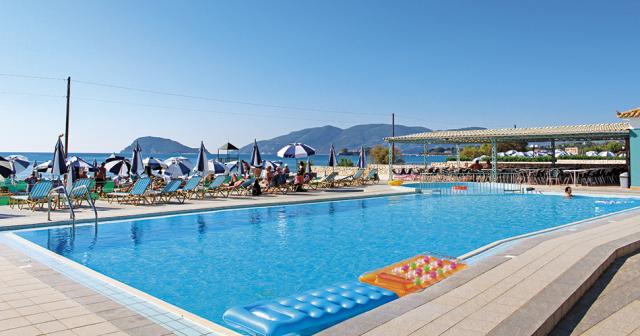 Astir-Palace-POOL