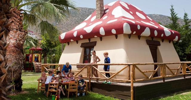 Star-Beach-Village-and-Water-Park-MINI-CLUB-2021