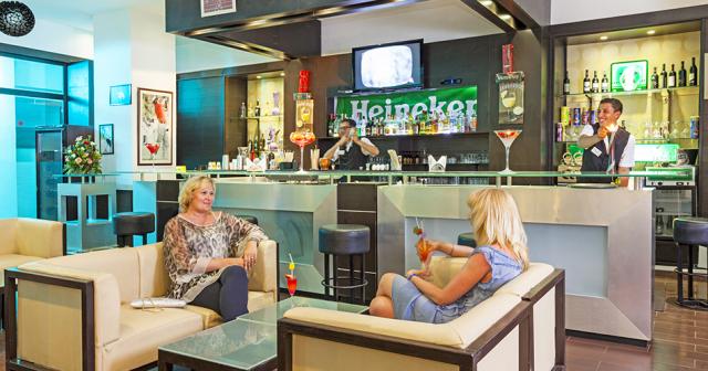 Magic-Hotel-Holiday-Village-Manar-and-Aquapark-BAR