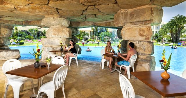 Club-Magic-Life-Africana-Imperial-and-Aquapark-POOL-BAR
