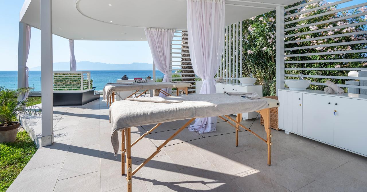 Michelangelo-Resort-Spa-OUTDOOR-SPA