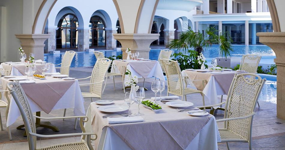 Atrium-Prestige-Thalasso-Spa-Resort-and-Villas-POOL-RESTAURANT