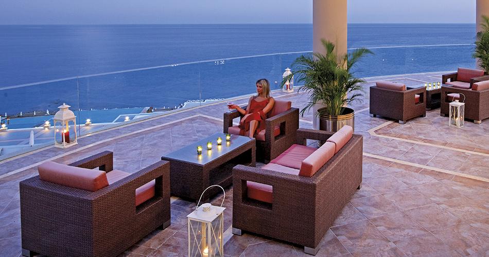 Atrium-Prestige-Thalasso-Spa-Resort-and-Villas-MAIN-BAR-2020