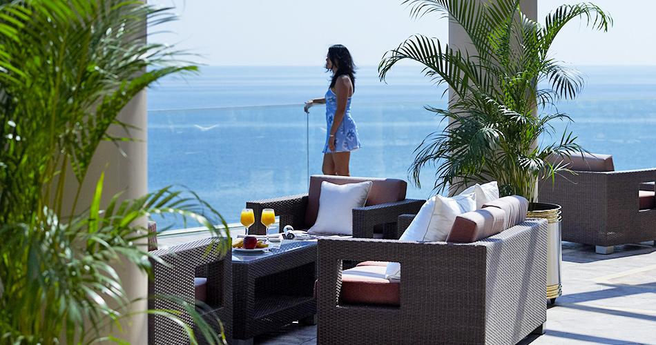 Atrium-Prestige-Thalasso-Spa-Resort-and-Villas-MAIN-BAR