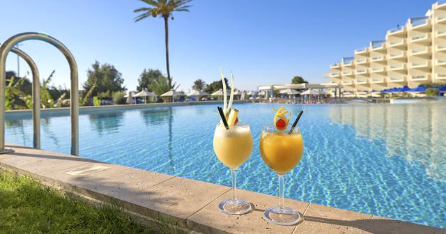 Atrium-Platinum-Luxury-Resort-Hotel-and-Spa-POOL2
