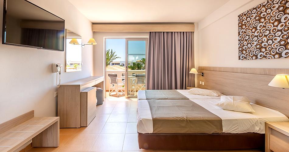 Akti-Beach-Club-SUPERIOR-ROOM