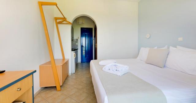 Bella-Vista-ROOM-2025-04
