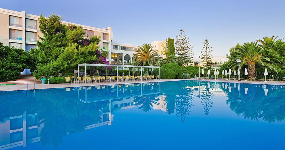 Caravia-Beach-and-Bungalows-POOL