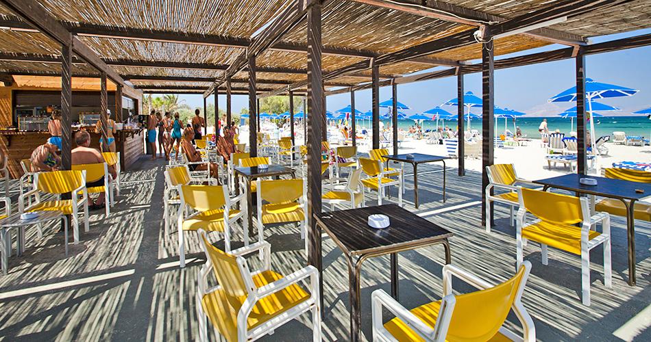 Caravia-Beach-and-Bungalows-BEACH-BAR