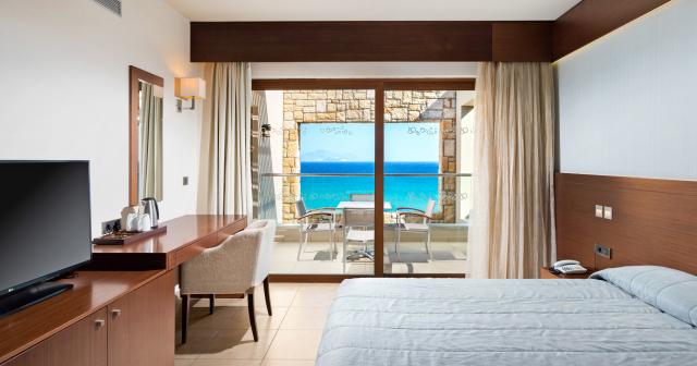 Blue-Lagoon-Village-ROOM-FAMILY-SEAVIEW-2025-01
